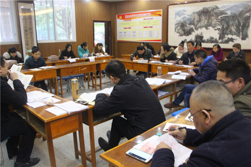 人口学校 考试_我区30万公职人员学法考试开考