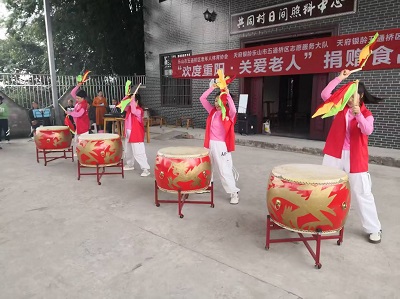 开展重阳节文艺活动